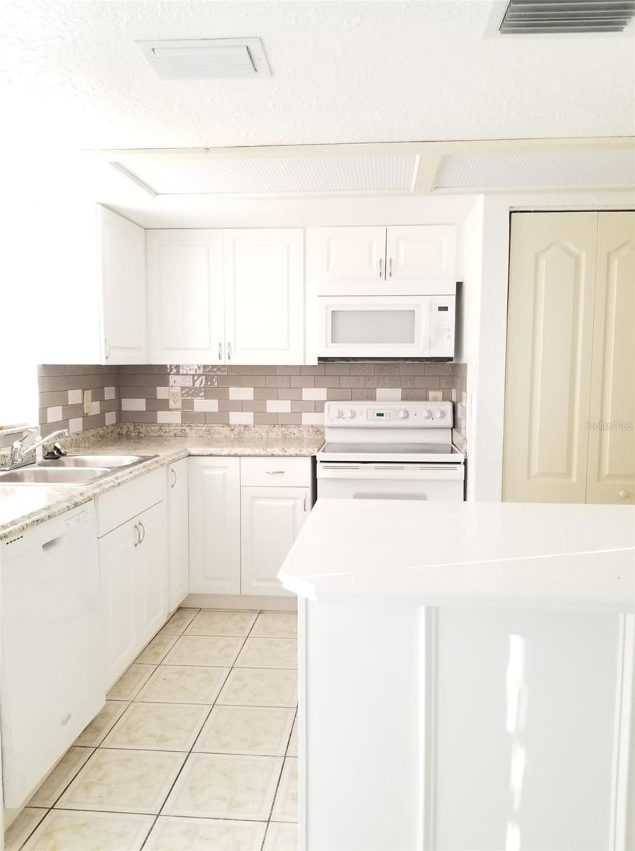 5134 TENNIS COURT CIR, TAMPA, FL, 33617