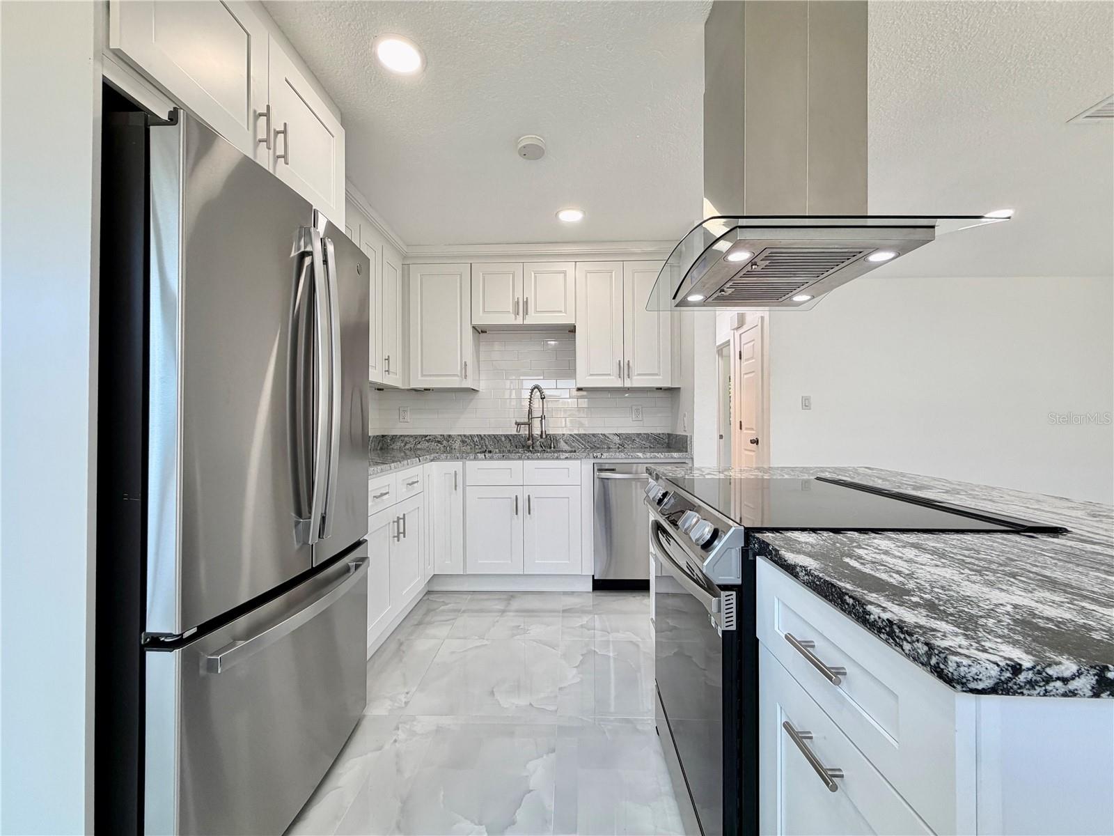 166 SW LINCOLN CIR N, ST PETERSBURG, FL, 33703