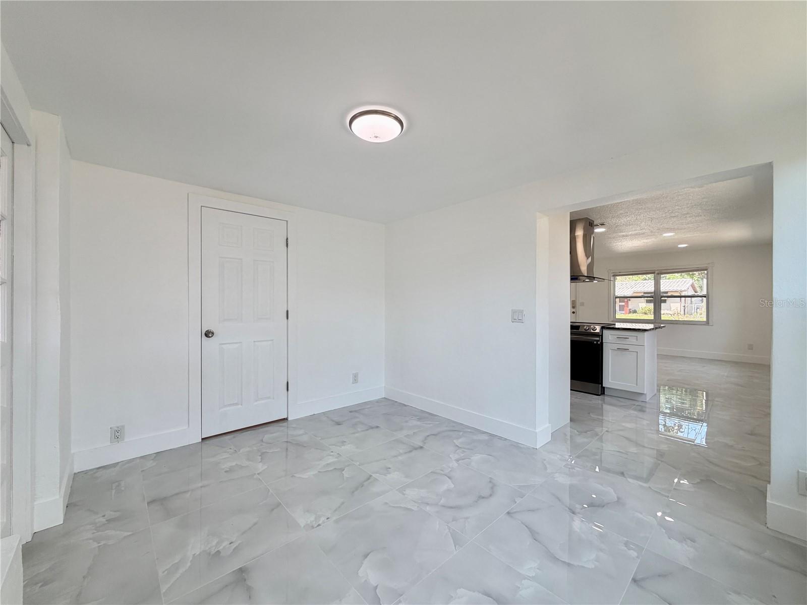 166 SW LINCOLN CIR N, ST PETERSBURG, FL, 33703