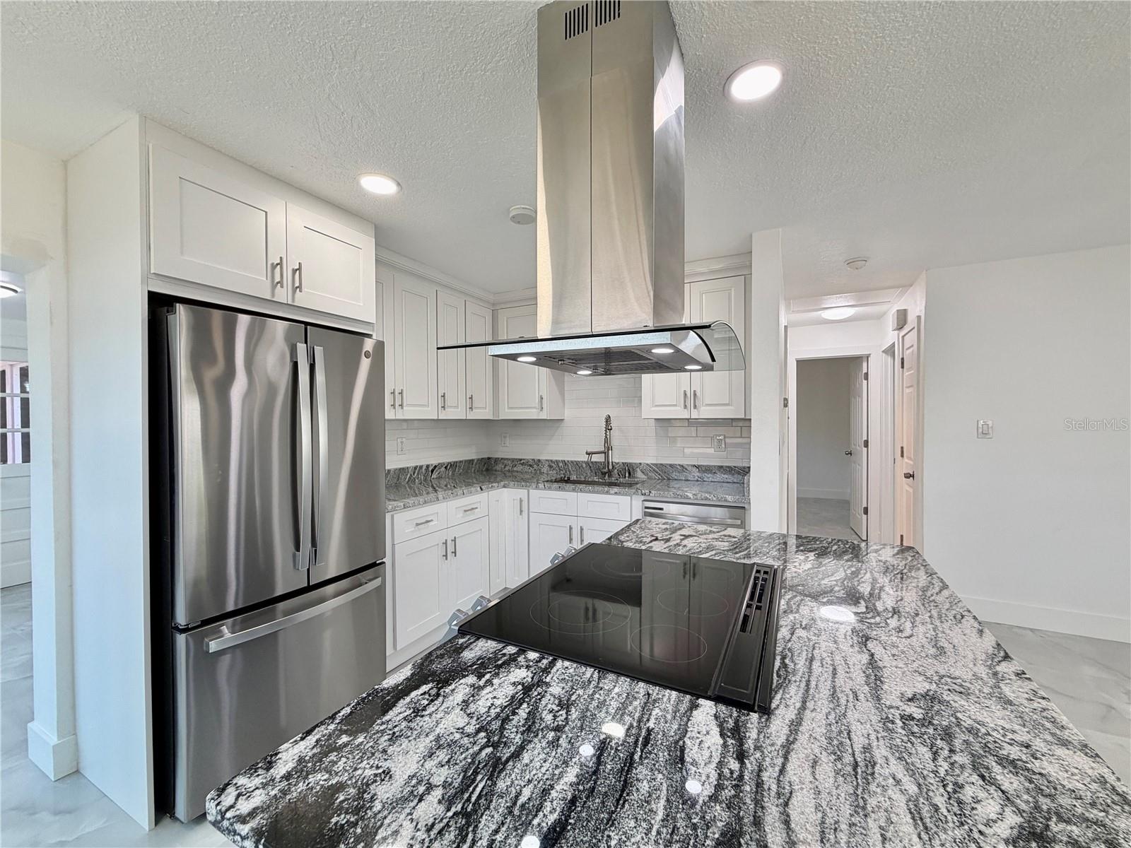 166 SW LINCOLN CIR N, ST PETERSBURG, FL, 33703