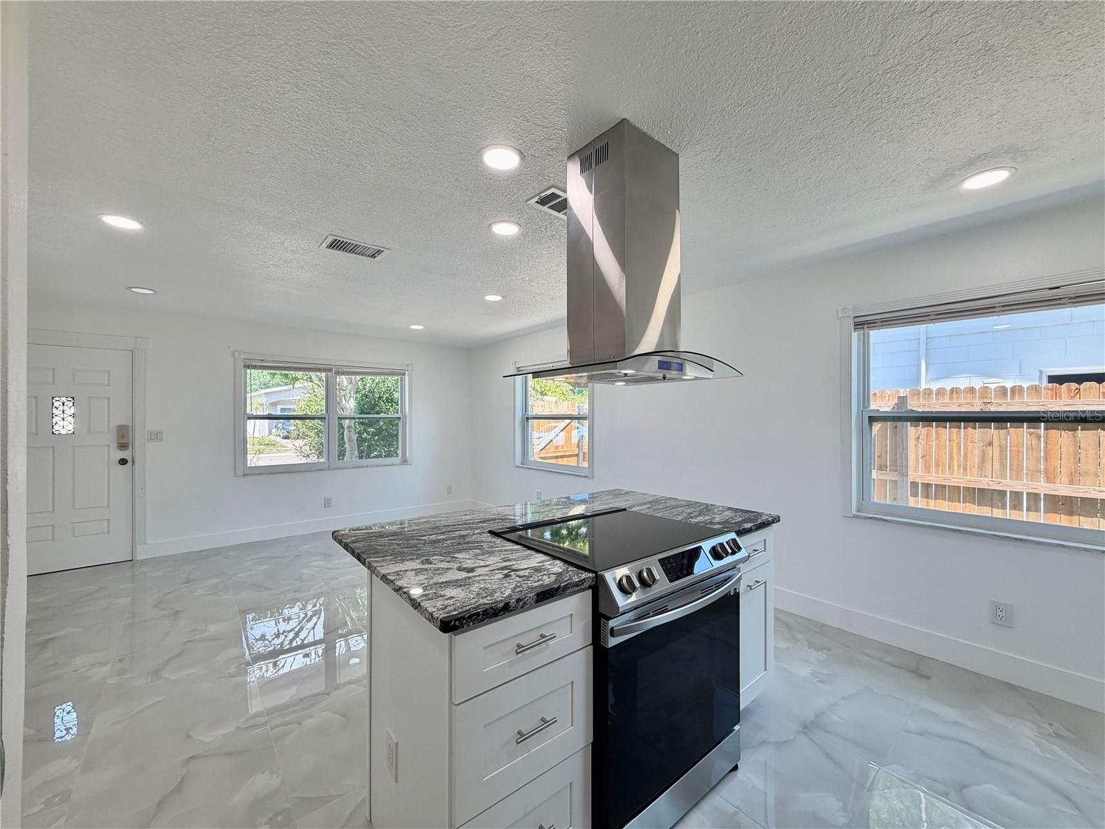 166 SW LINCOLN CIR N, ST PETERSBURG, FL, 33703