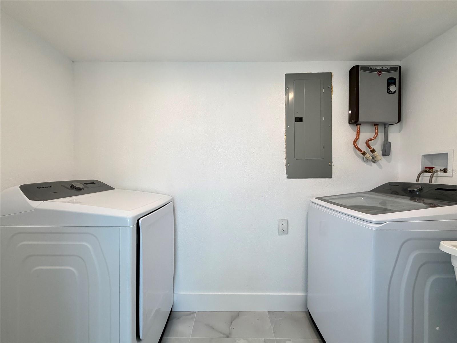 166 SW LINCOLN CIR N, ST PETERSBURG, FL, 33703