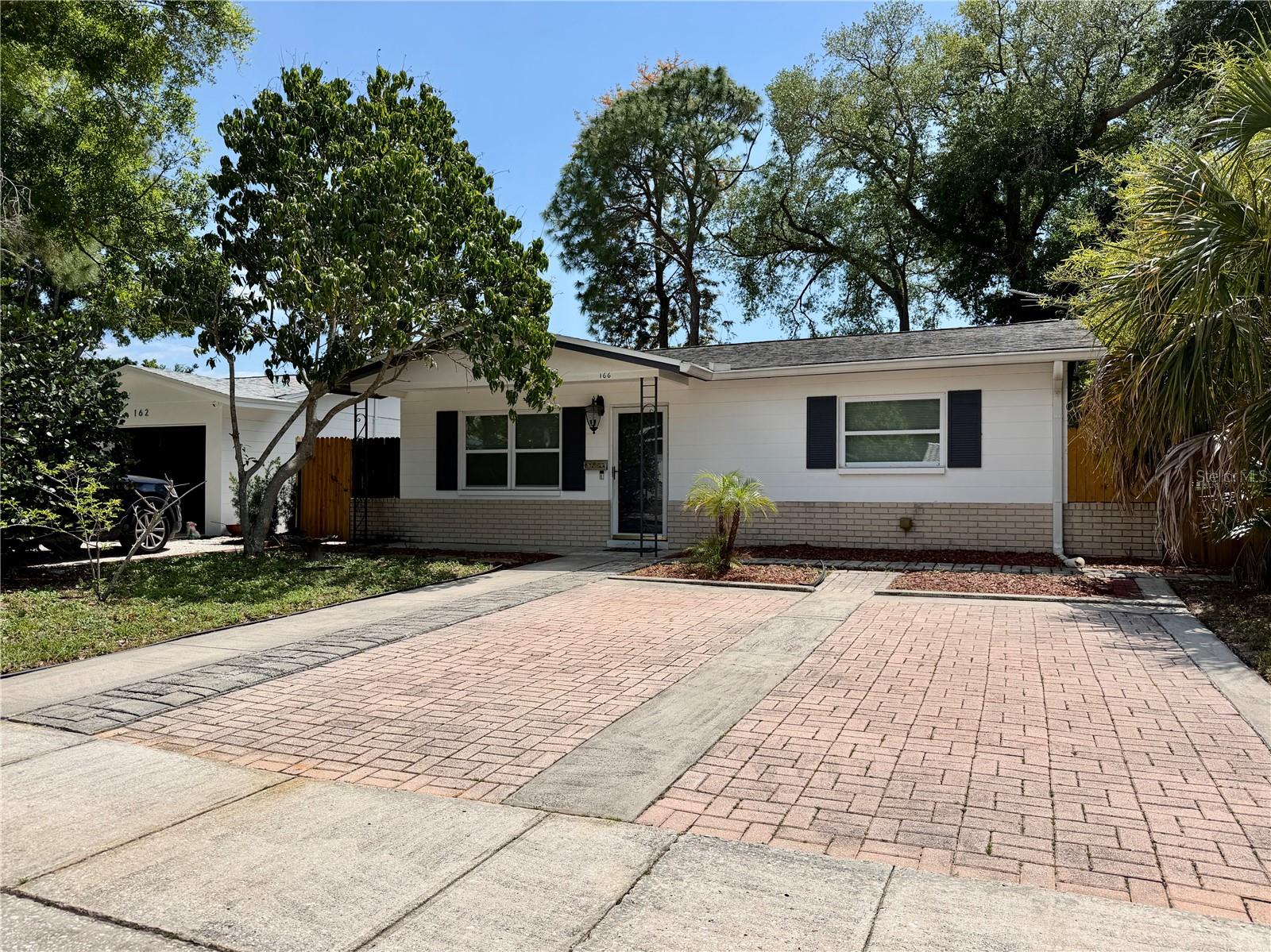 166 SW LINCOLN CIR N, ST PETERSBURG, FL, 33703