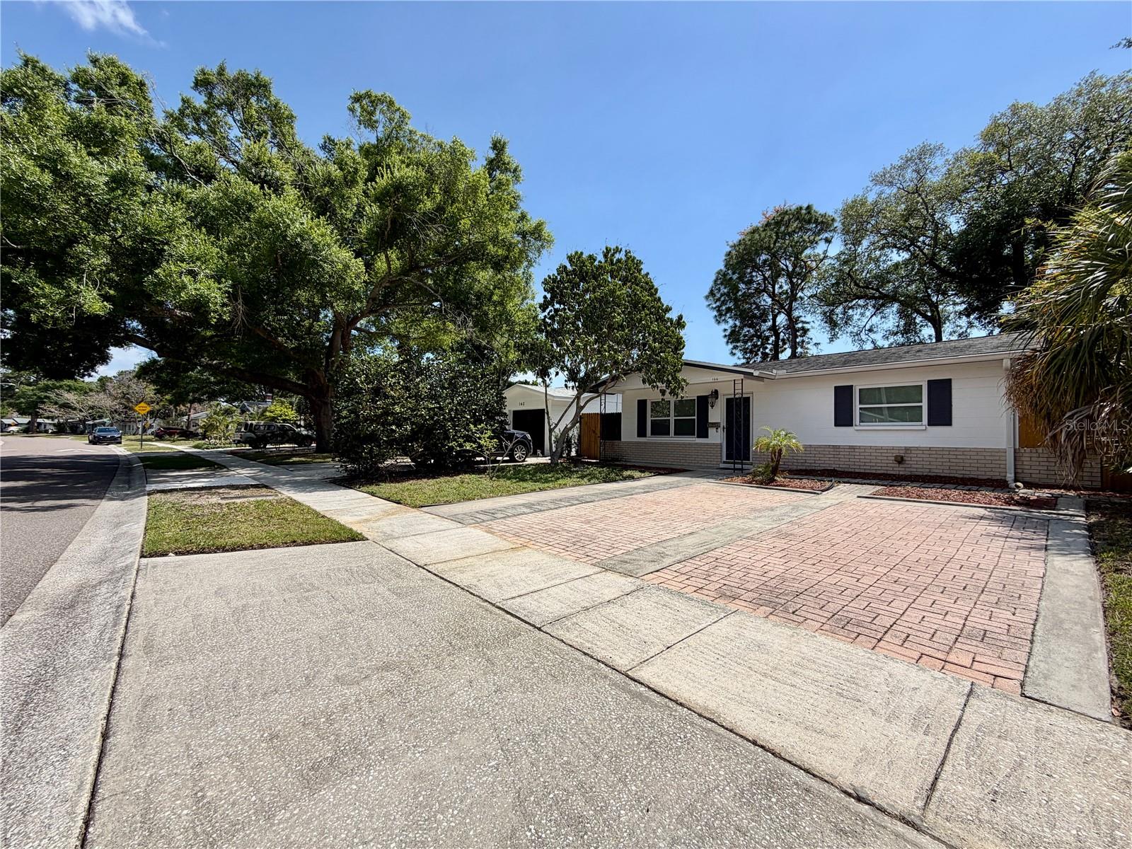 166 SW LINCOLN CIR N, ST PETERSBURG, FL, 33703