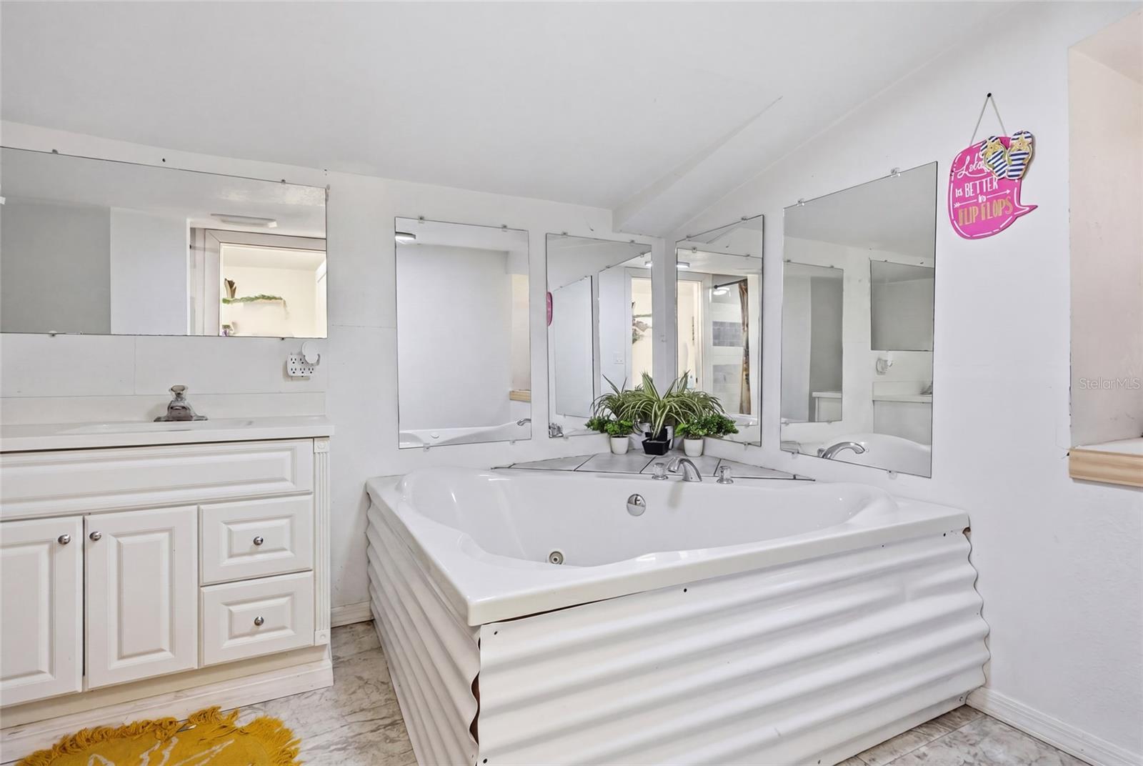 401 SE FALCON RD, BRANFORD, FL, 32008