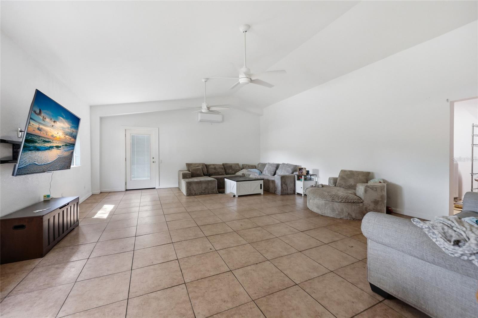 401 SE FALCON RD, BRANFORD, FL, 32008