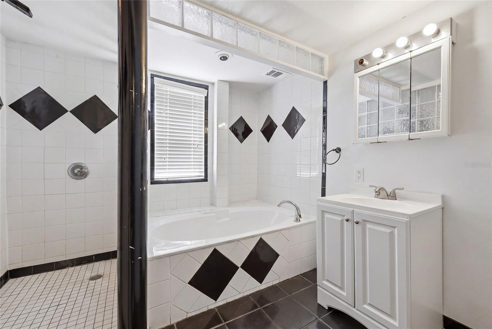 401 SE FALCON RD, BRANFORD, FL, 32008