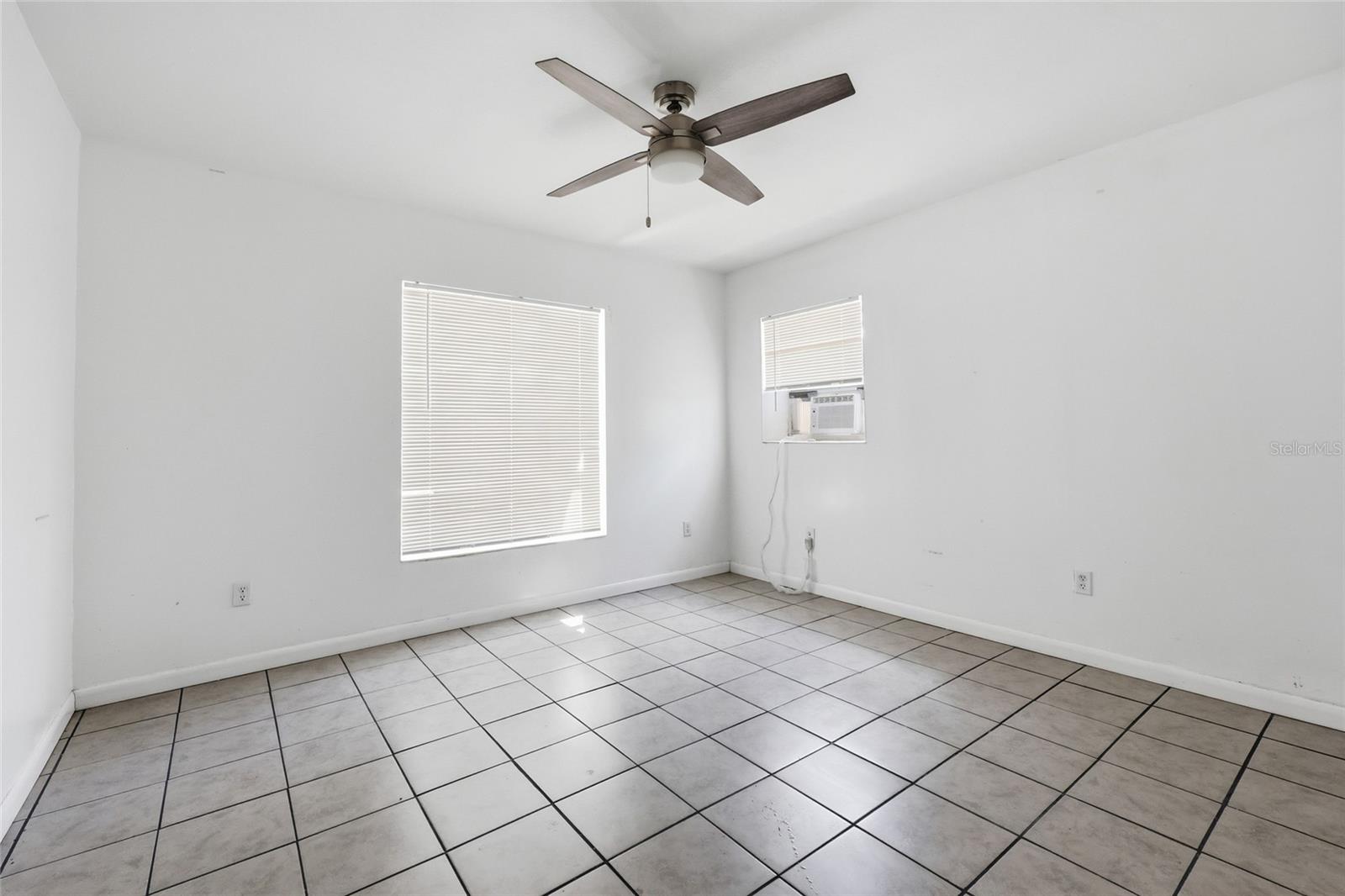 401 SE FALCON RD, BRANFORD, FL, 32008