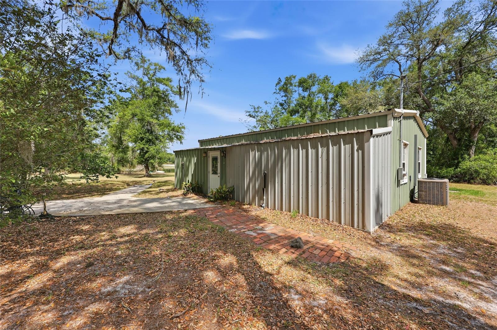 401 SE FALCON RD, BRANFORD, FL, 32008