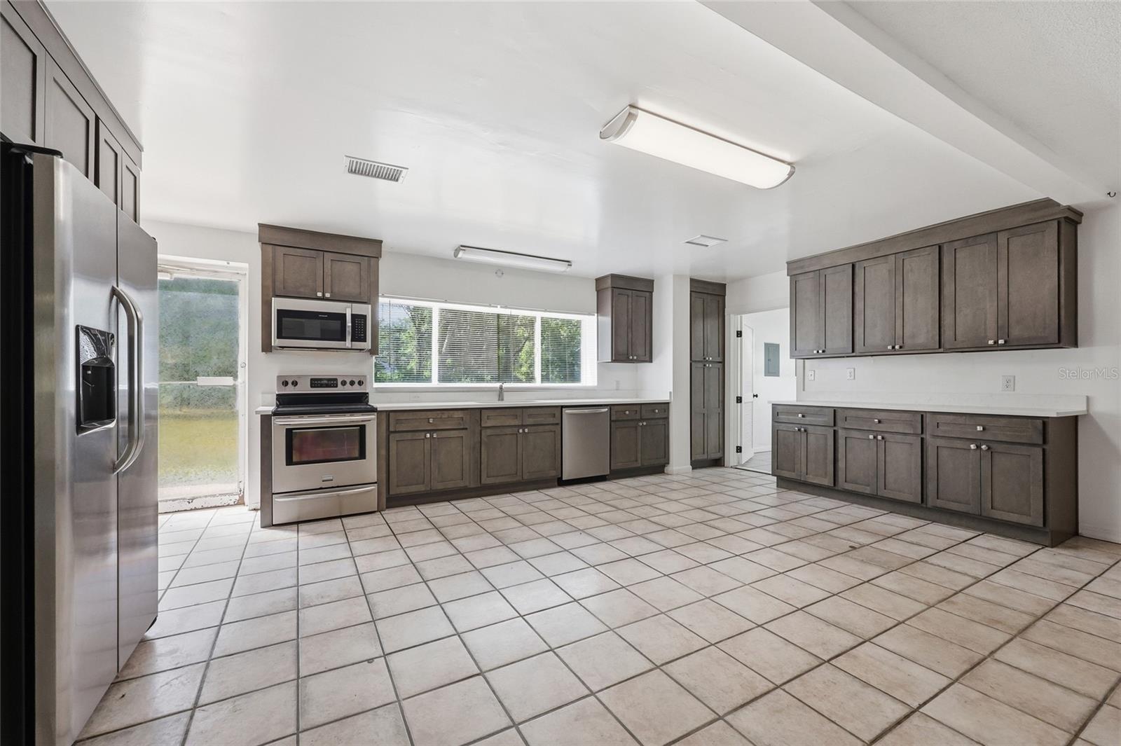 401 SE FALCON RD, BRANFORD, FL, 32008