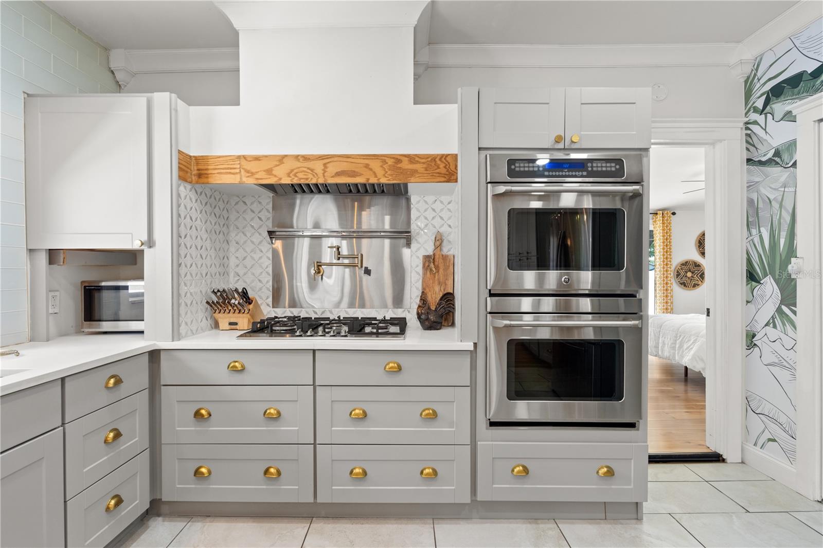 324 W HAYA ST, TAMPA, FL, 33603