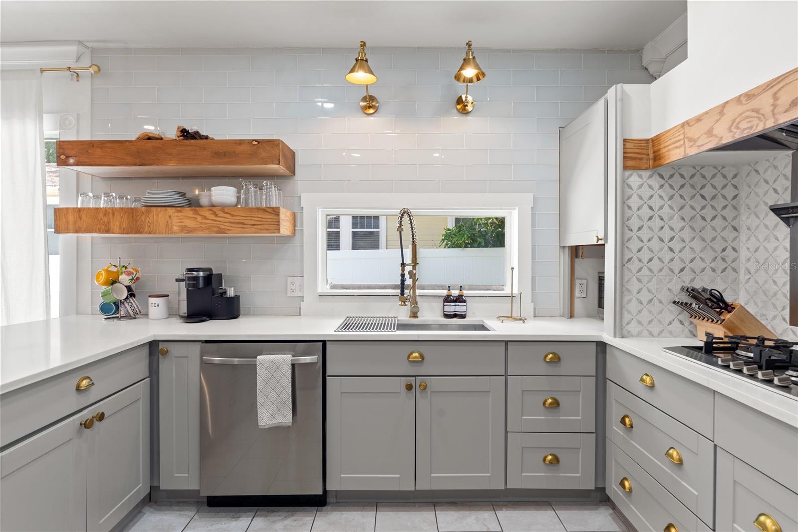 324 W HAYA ST, TAMPA, FL, 33603