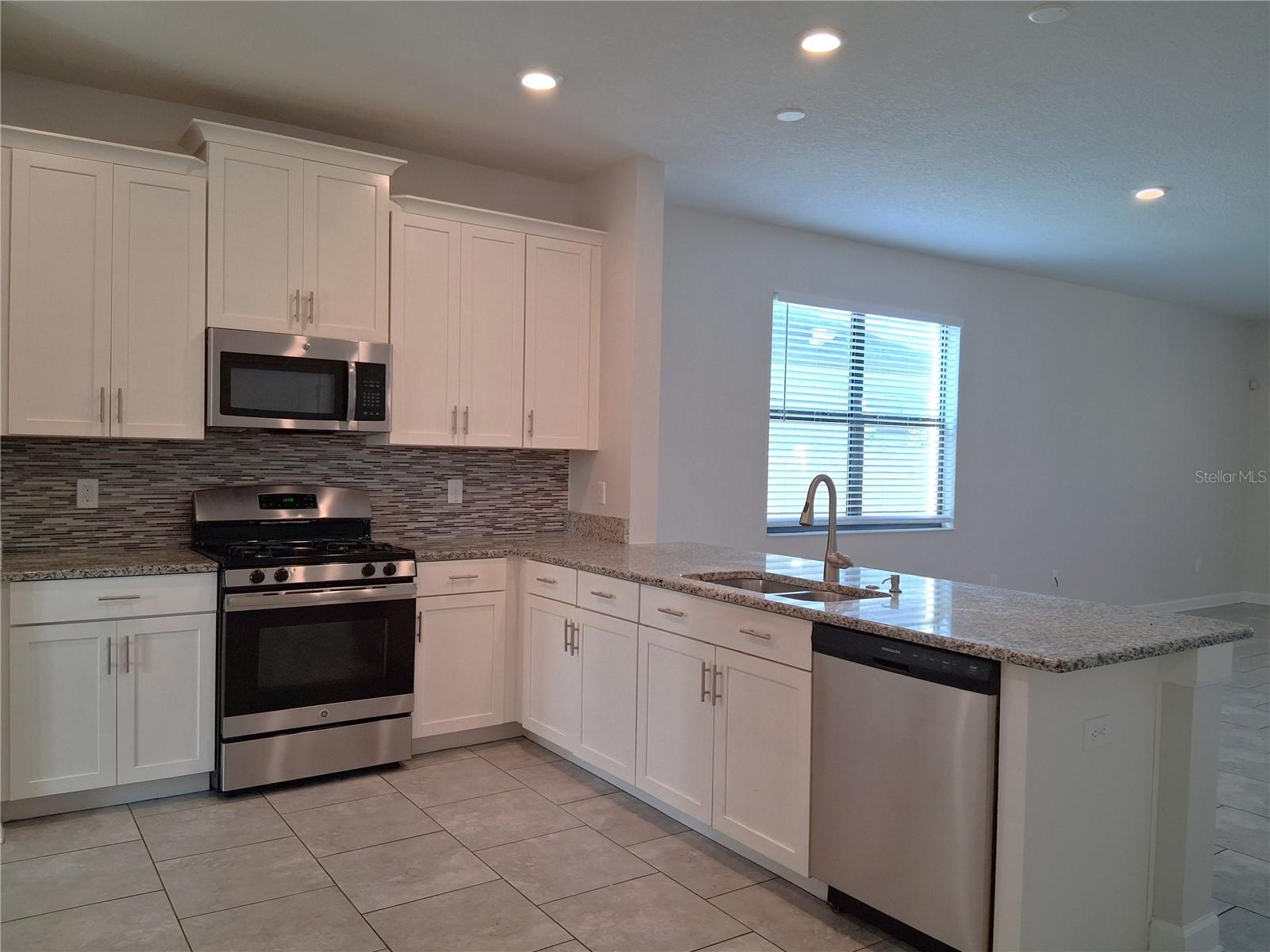 8056 JOHN HANCOCK DR, WINTER GARDEN, FL, 34787