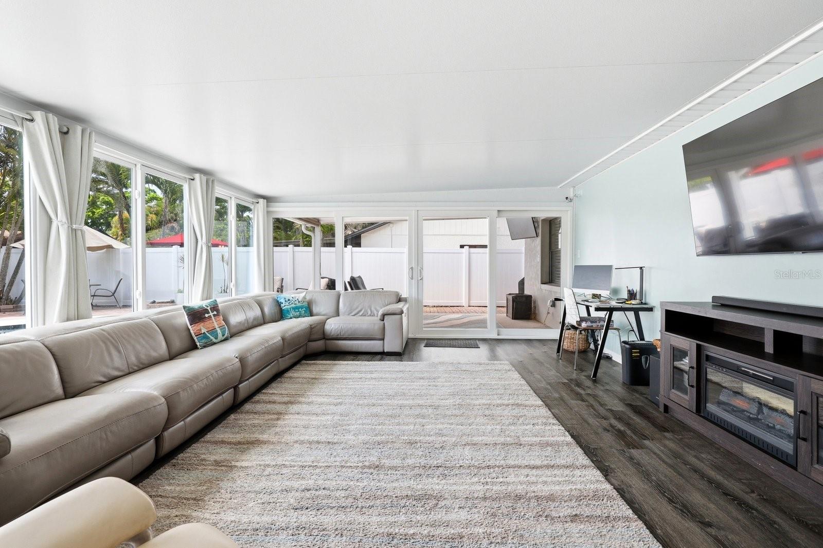 221 ARBOR DR W, PALM HARBOR, FL, 34683