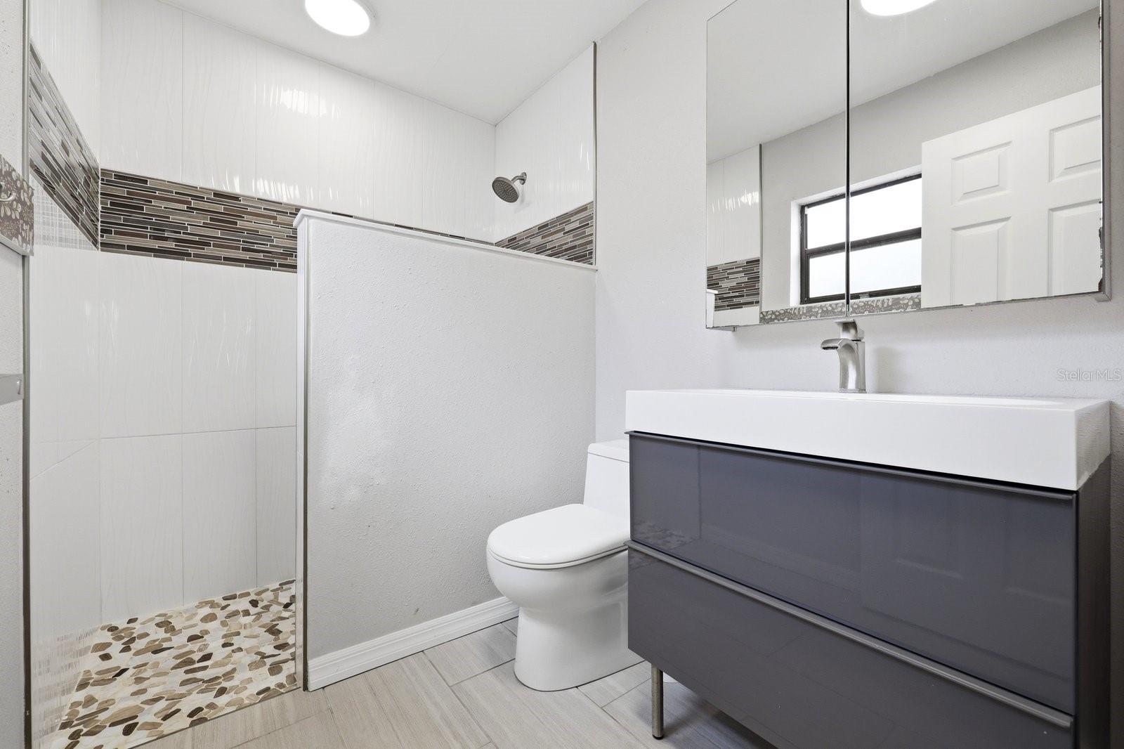 221 ARBOR DR W, PALM HARBOR, FL, 34683