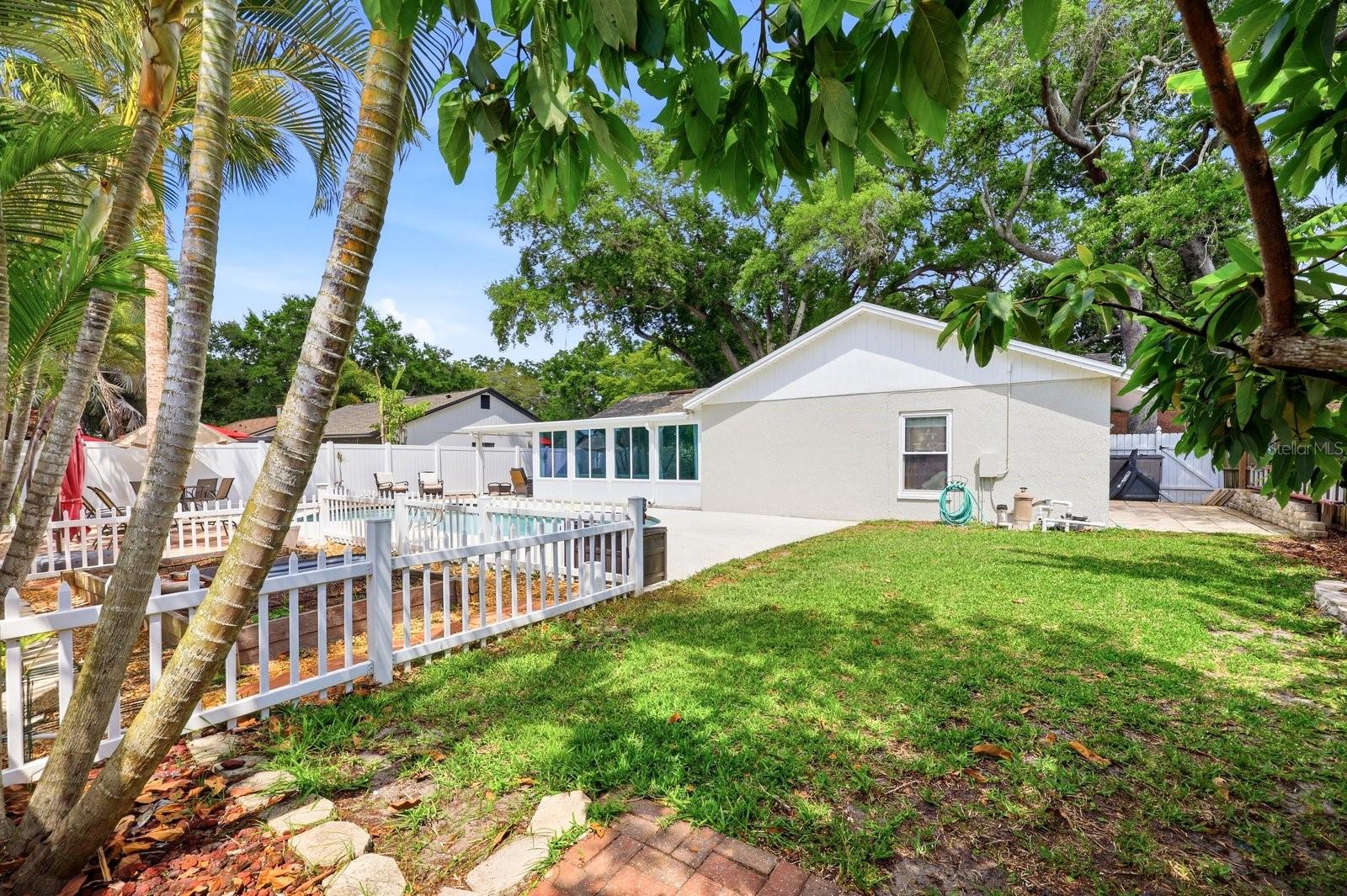 221 ARBOR DR W, PALM HARBOR, FL, 34683