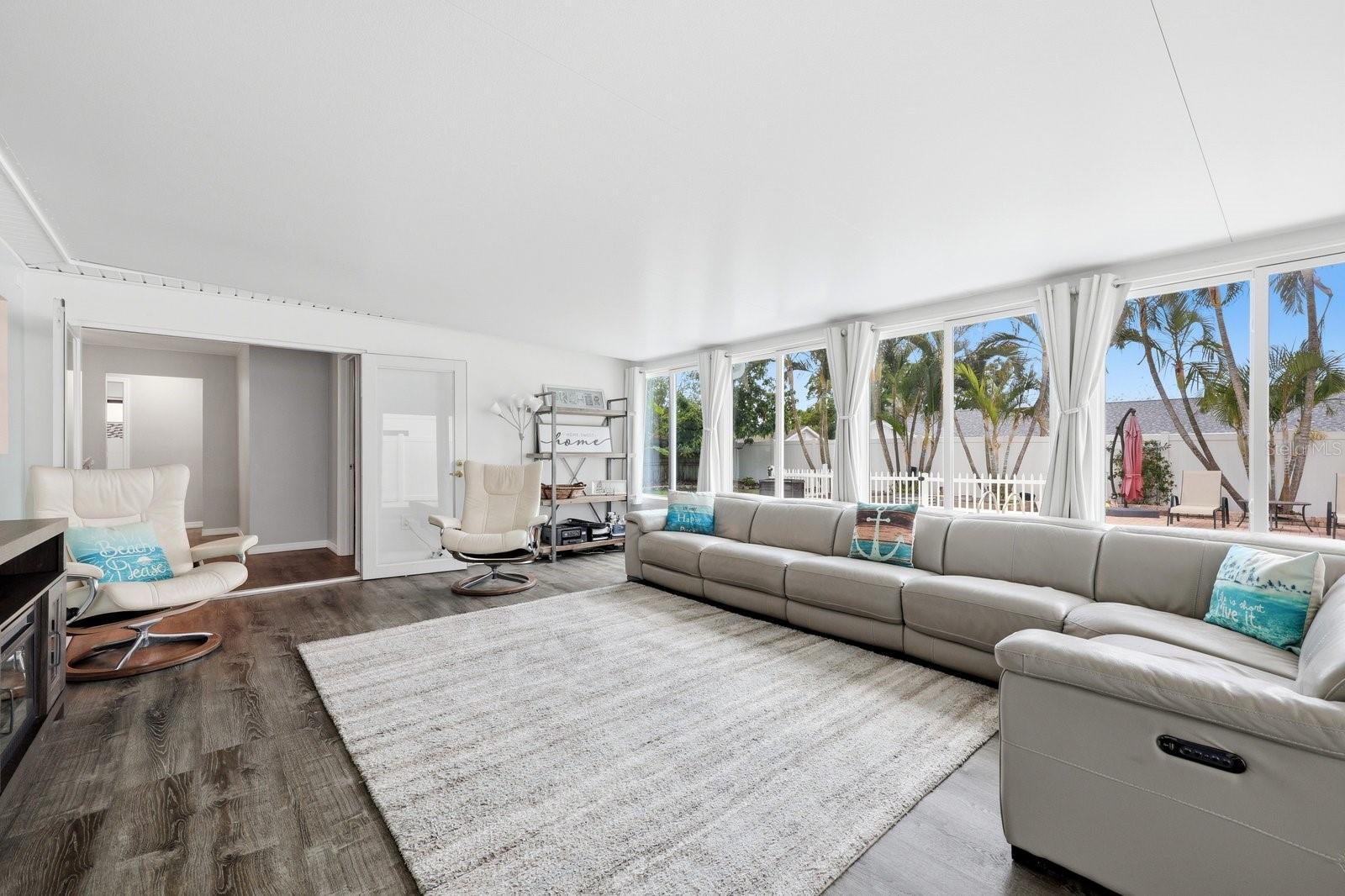 221 ARBOR DR W, PALM HARBOR, FL, 34683