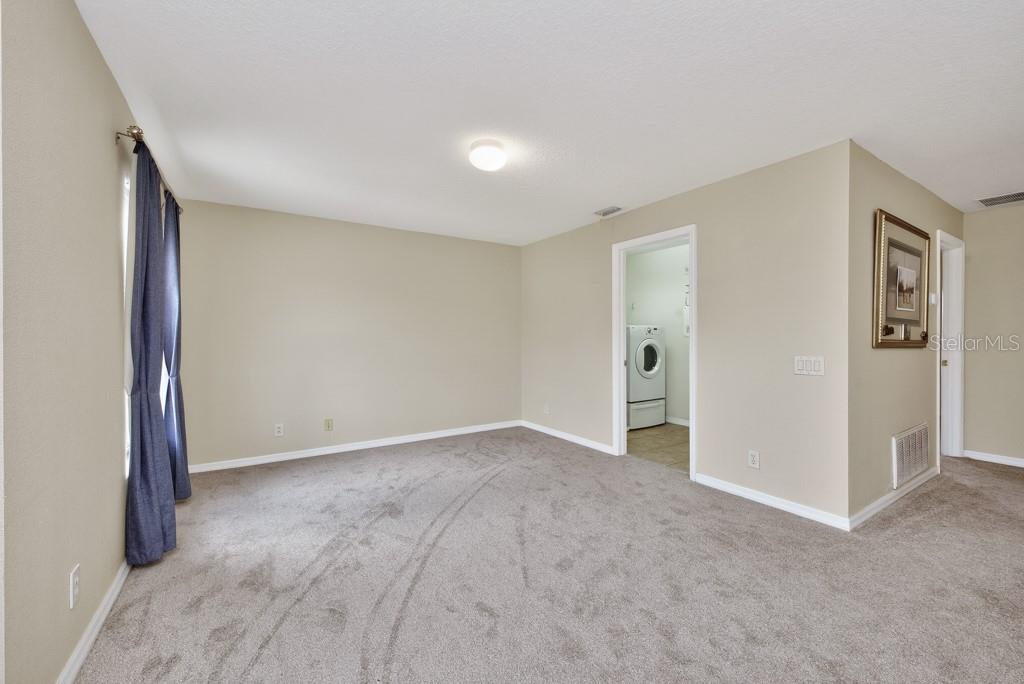 1063 PASEO DEL RIO NE, ST PETERSBURG, FL, 33702