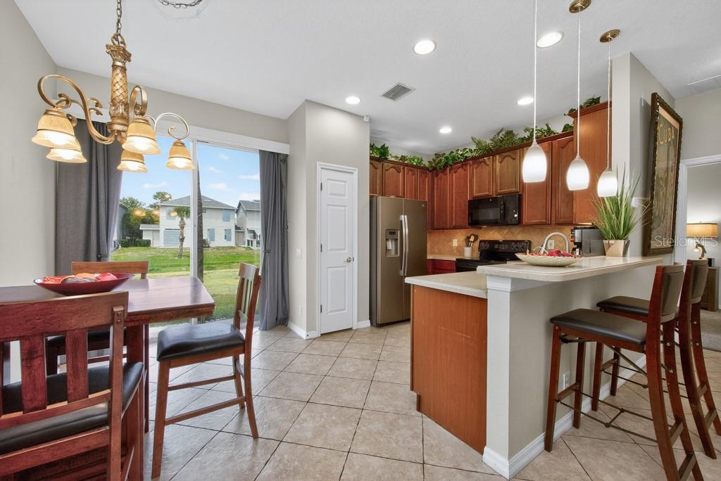 1063 PASEO DEL RIO NE, ST PETERSBURG, FL, 33702