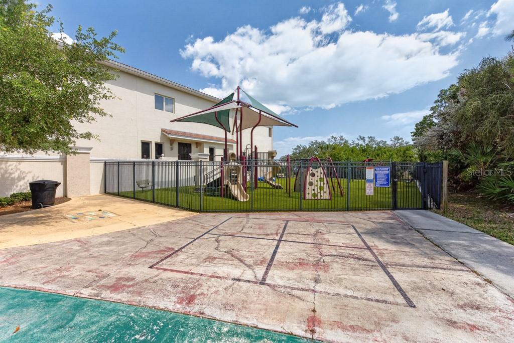 1063 PASEO DEL RIO NE, ST PETERSBURG, FL, 33702