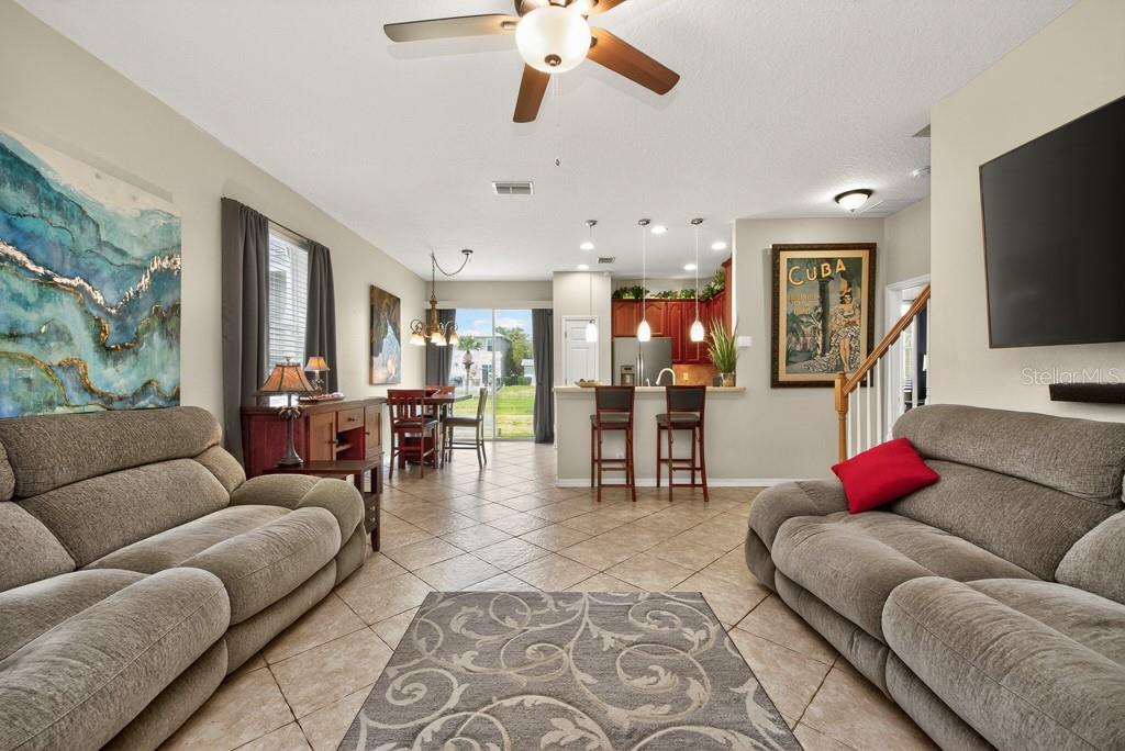 1063 PASEO DEL RIO NE, ST PETERSBURG, FL, 33702