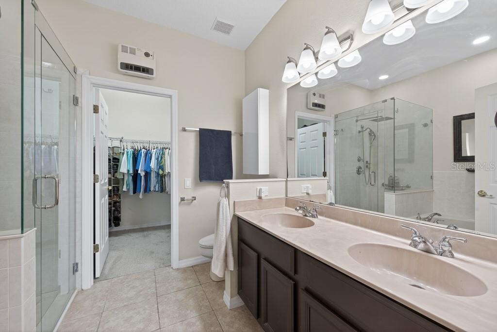 1063 PASEO DEL RIO NE, ST PETERSBURG, FL, 33702