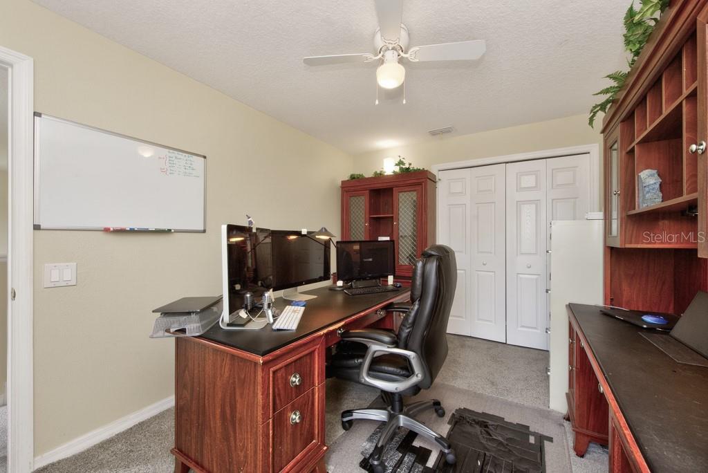 1063 PASEO DEL RIO NE, ST PETERSBURG, FL, 33702