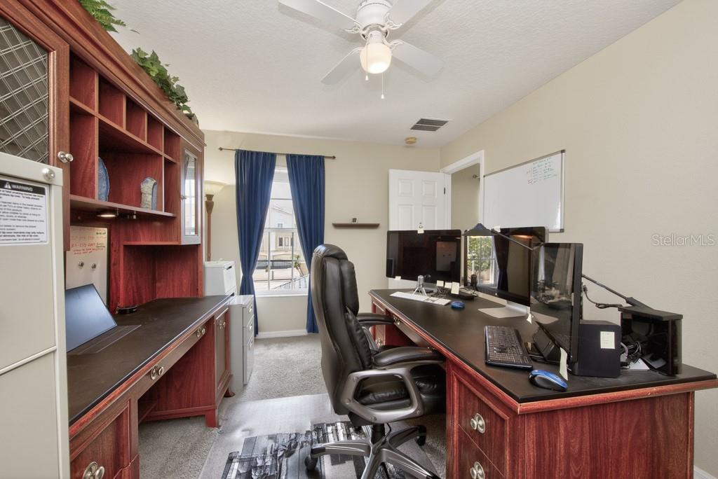 1063 PASEO DEL RIO NE, ST PETERSBURG, FL, 33702