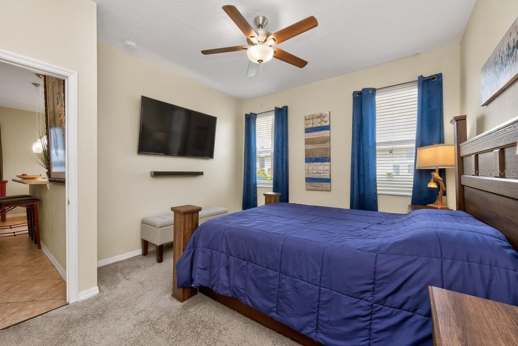 1063 PASEO DEL RIO NE, ST PETERSBURG, FL, 33702