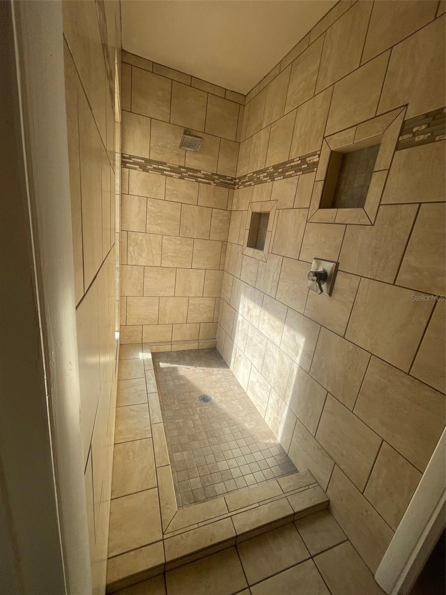 2001 NW 15TH AVE, GAINESVILLE, FL, 32605