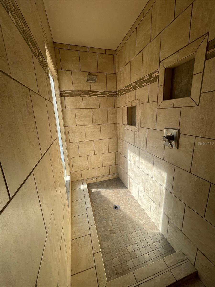 2001 NW 15TH AVE, GAINESVILLE, FL, 32605