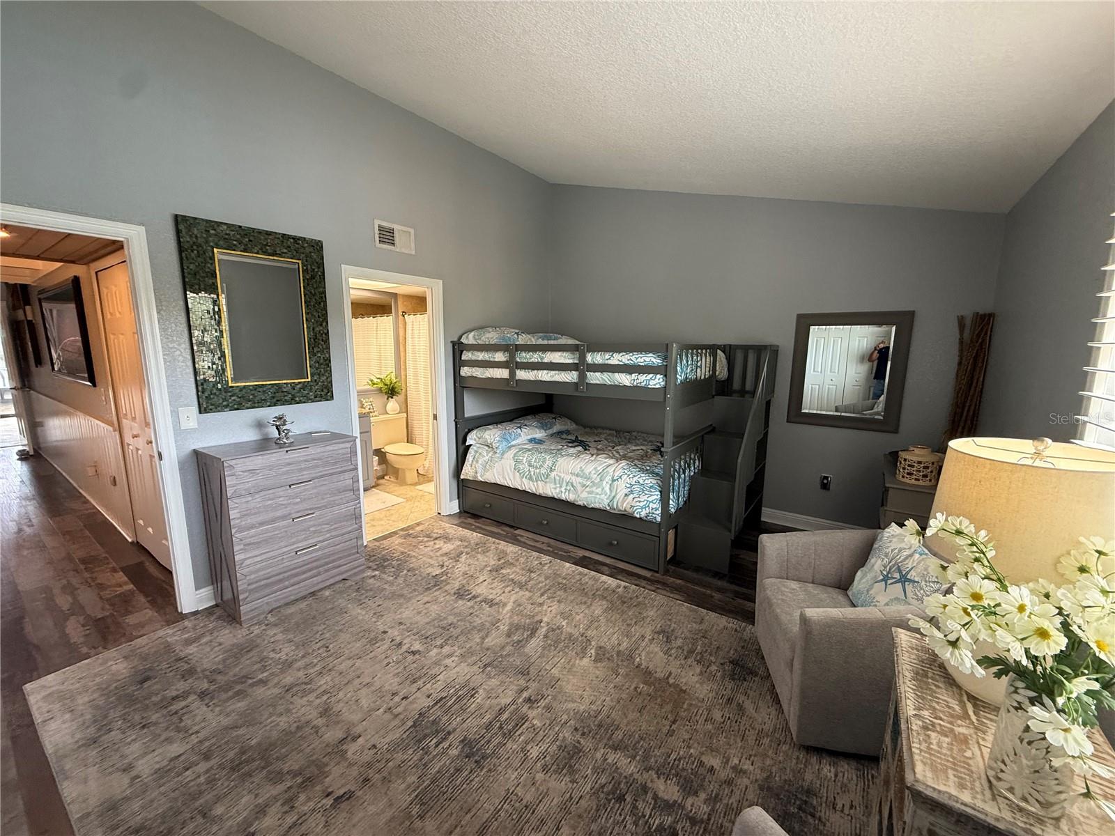 513 HAVEN POINT DR #0, TREASURE ISLAND, FL, 33706