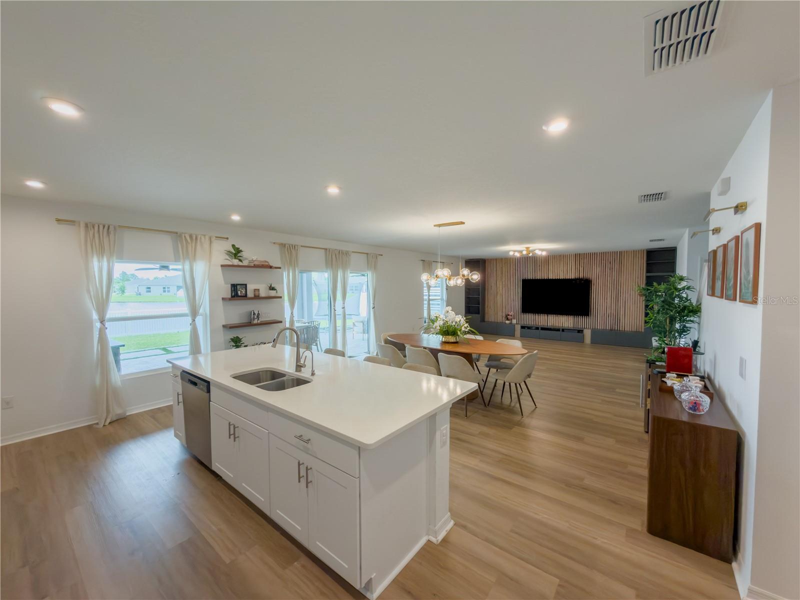 374 PINE TREE BRIDGE TRL, ST CLOUD, FL, 34772