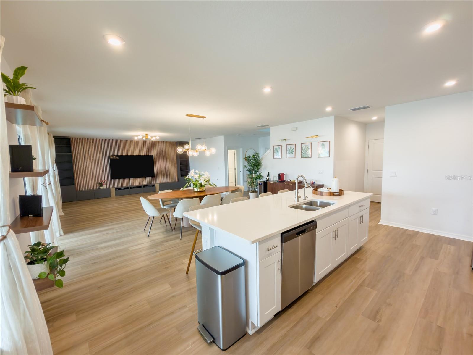 374 PINE TREE BRIDGE TRL, ST CLOUD, FL, 34772