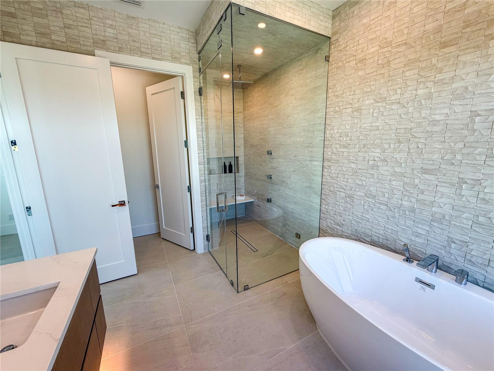 519 ROUNTREE DR, LONGBOAT KEY, FL, 34228