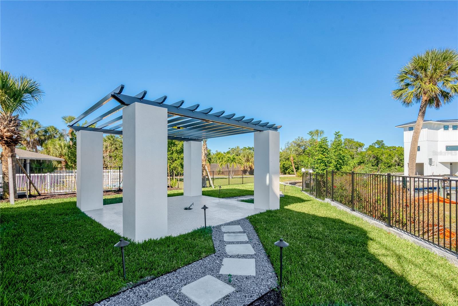 519 ROUNTREE DR, LONGBOAT KEY, FL, 34228
