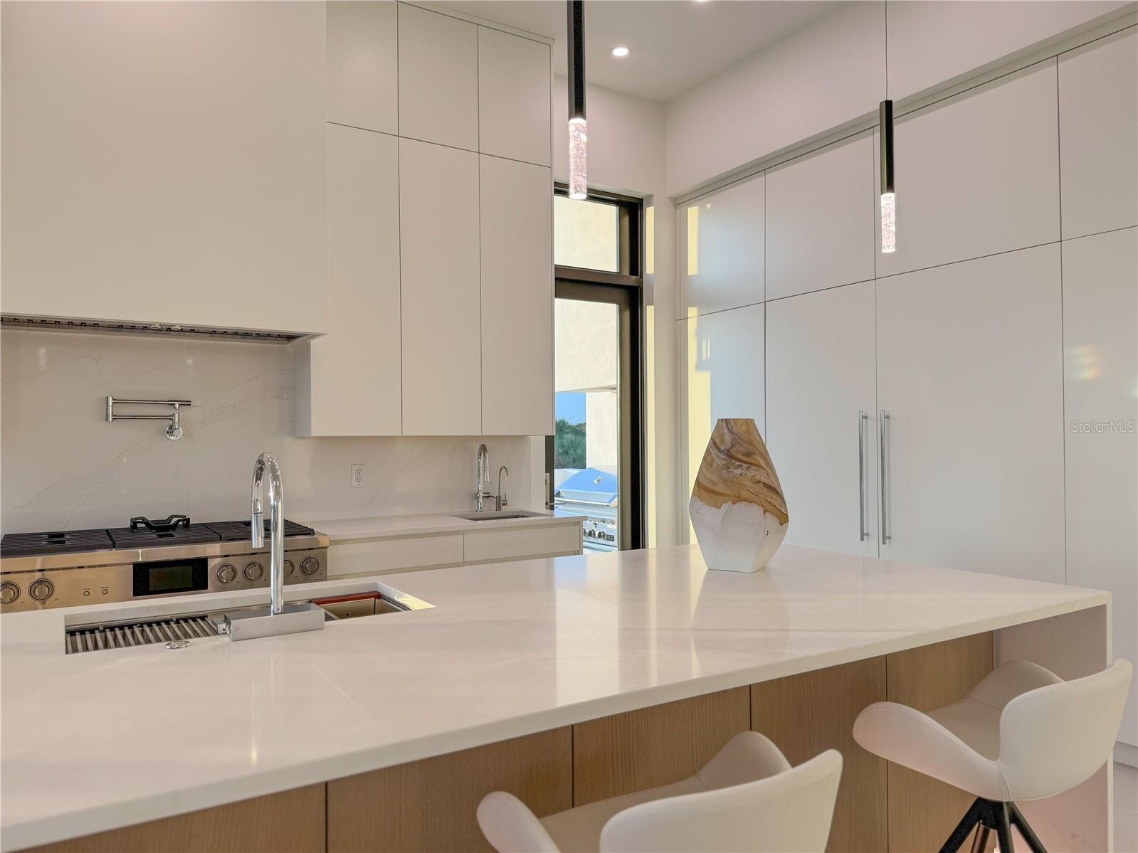 519 ROUNTREE DR, LONGBOAT KEY, FL, 34228