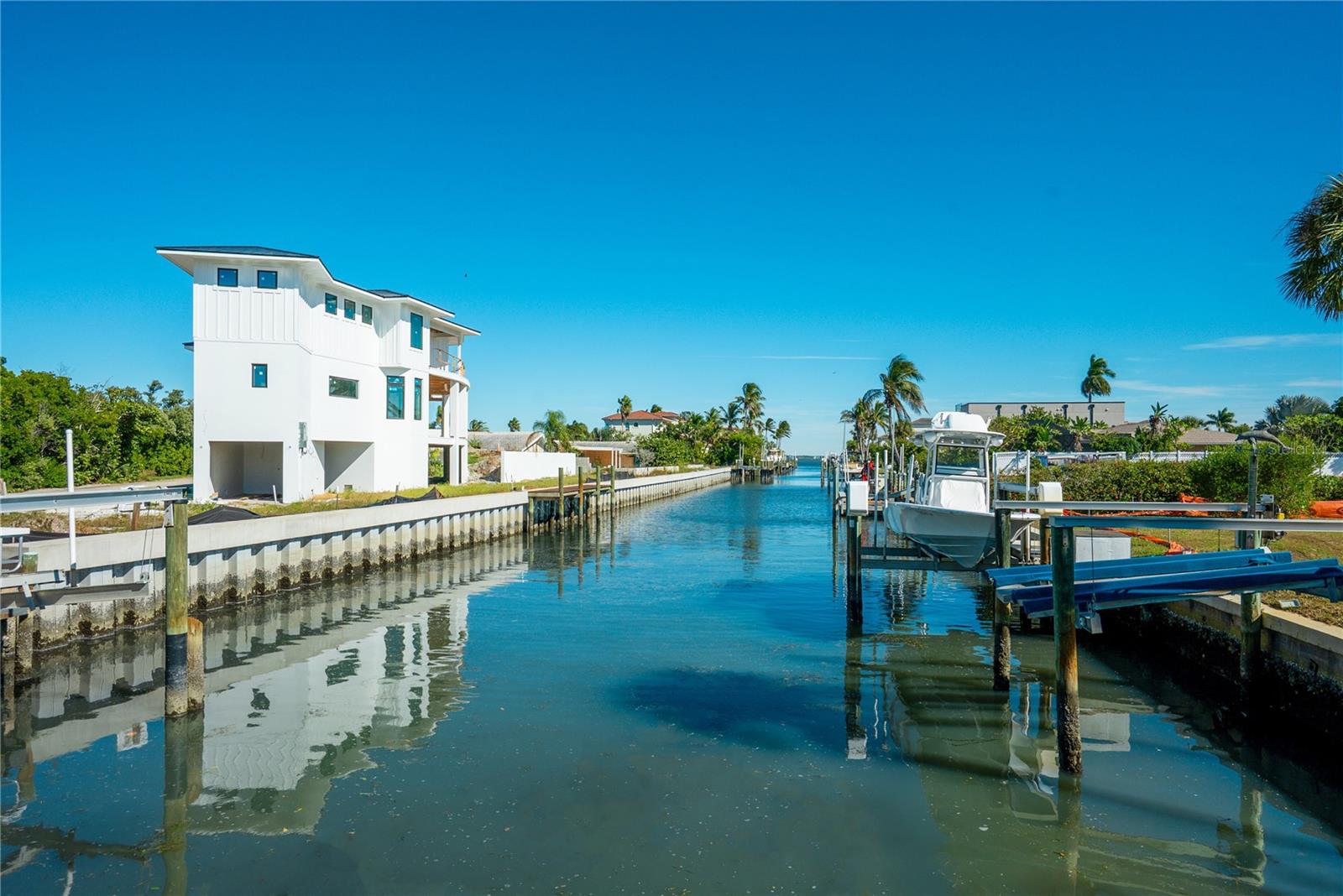 519 ROUNTREE DR, LONGBOAT KEY, FL, 34228