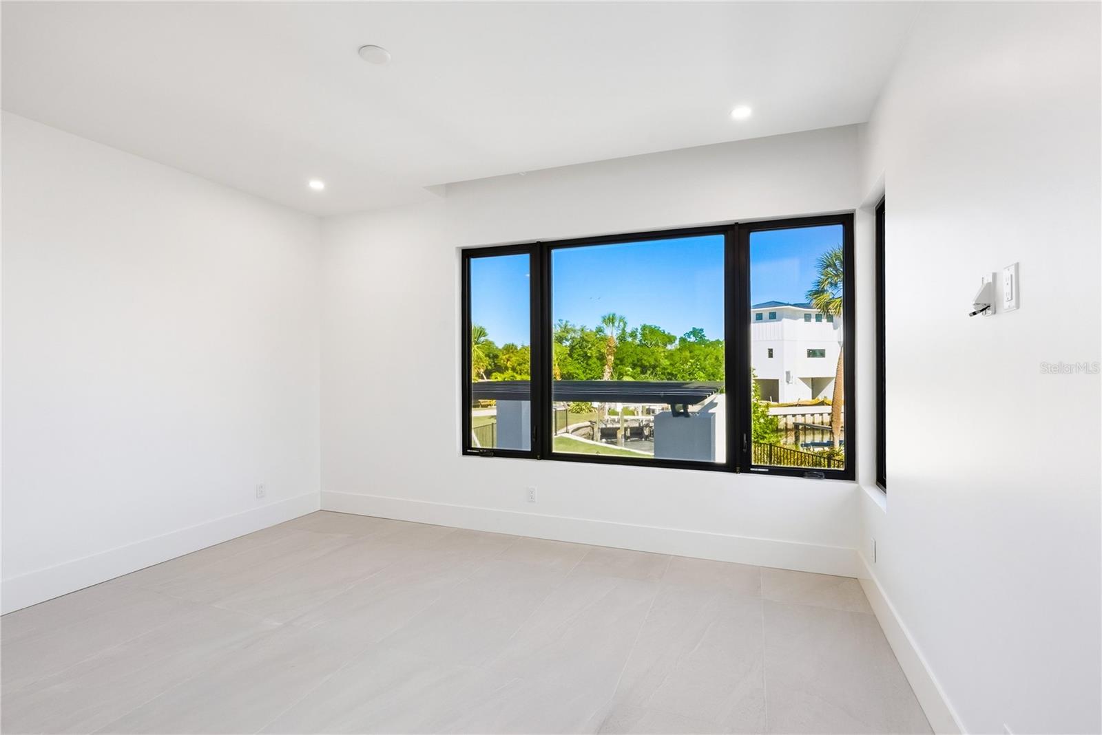 519 ROUNTREE DR, LONGBOAT KEY, FL, 34228