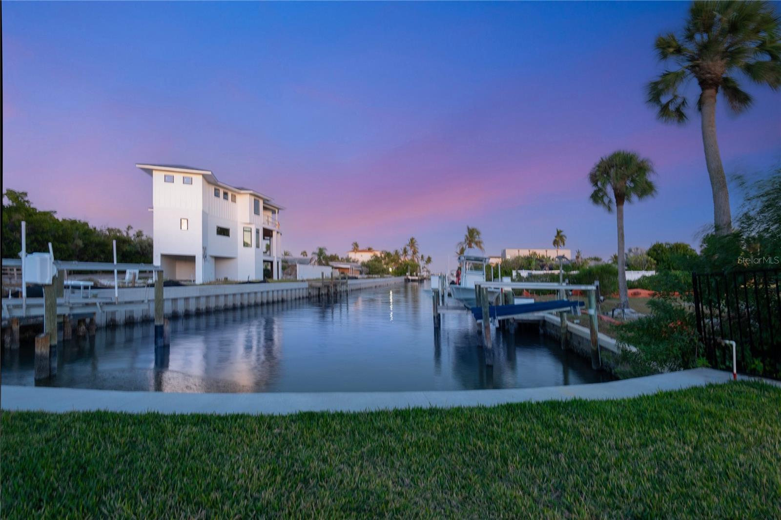 519 ROUNTREE DR, LONGBOAT KEY, FL, 34228