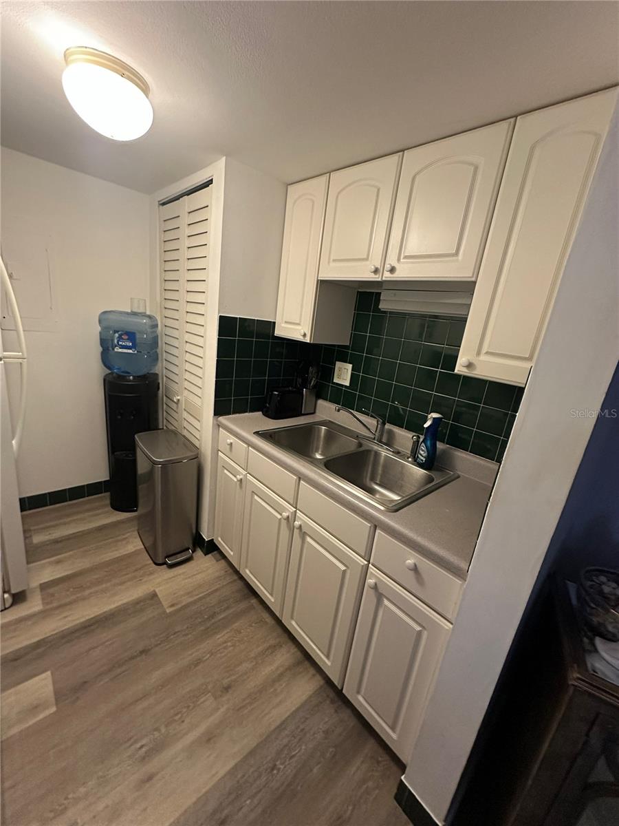 1084 82ND TER N #E, ST PETERSBURG, FL, 33702