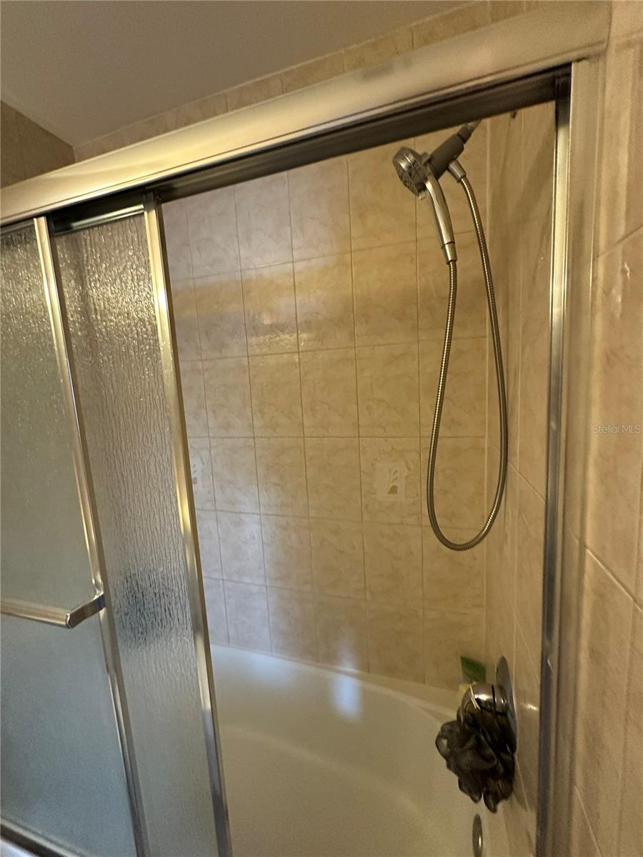 1084 82ND TER N #E, ST PETERSBURG, FL, 33702