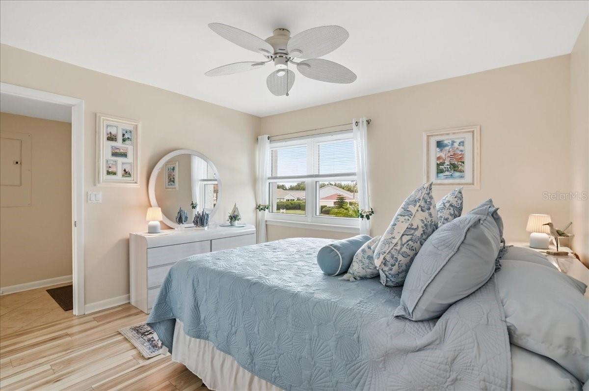 755 VILLAGE CIR #203, VENICE, FL, 34292