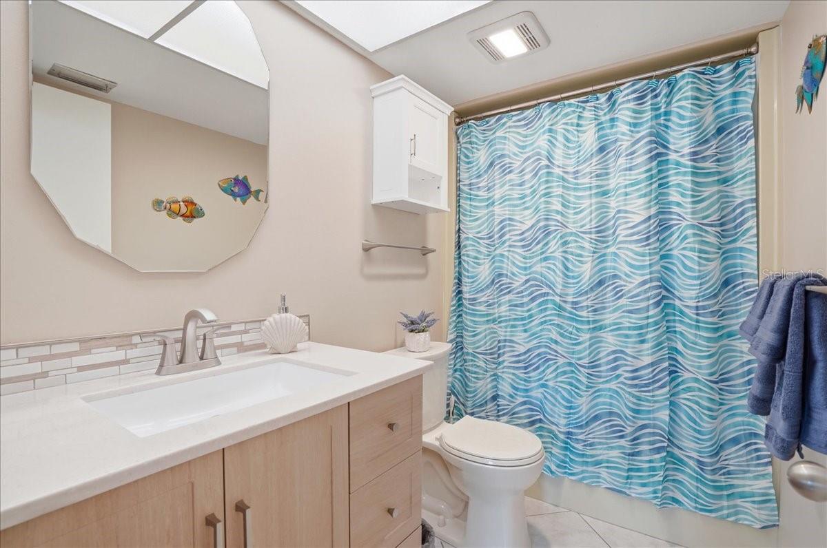 755 VILLAGE CIR #203, VENICE, FL, 34292