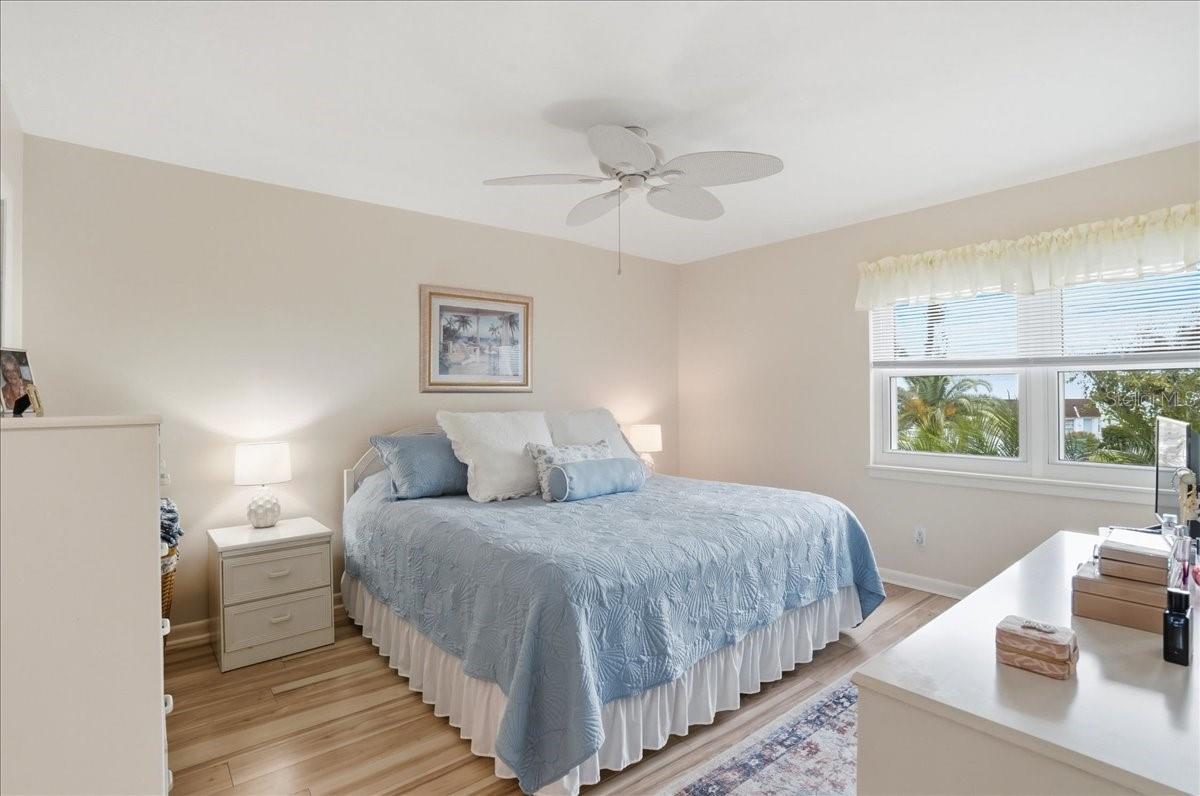 755 VILLAGE CIR #203, VENICE, FL, 34292