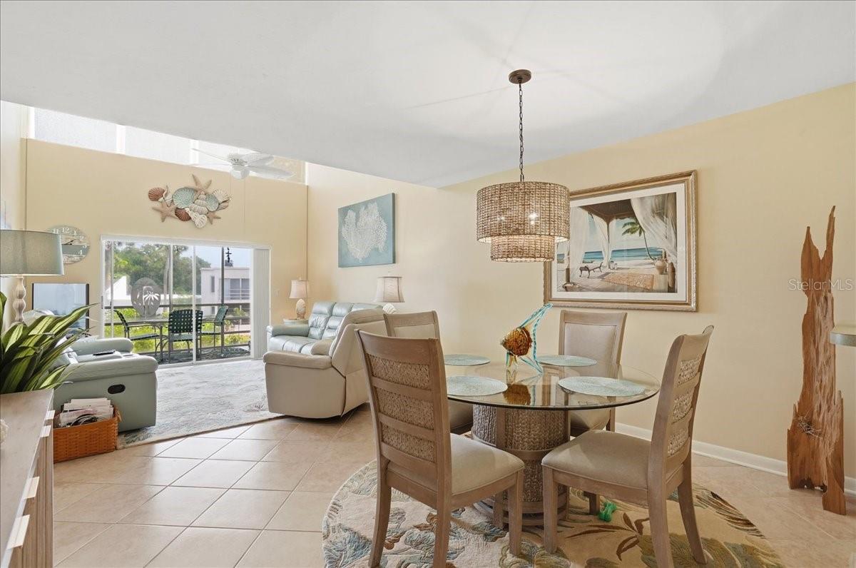755 VILLAGE CIR #203, VENICE, FL, 34292