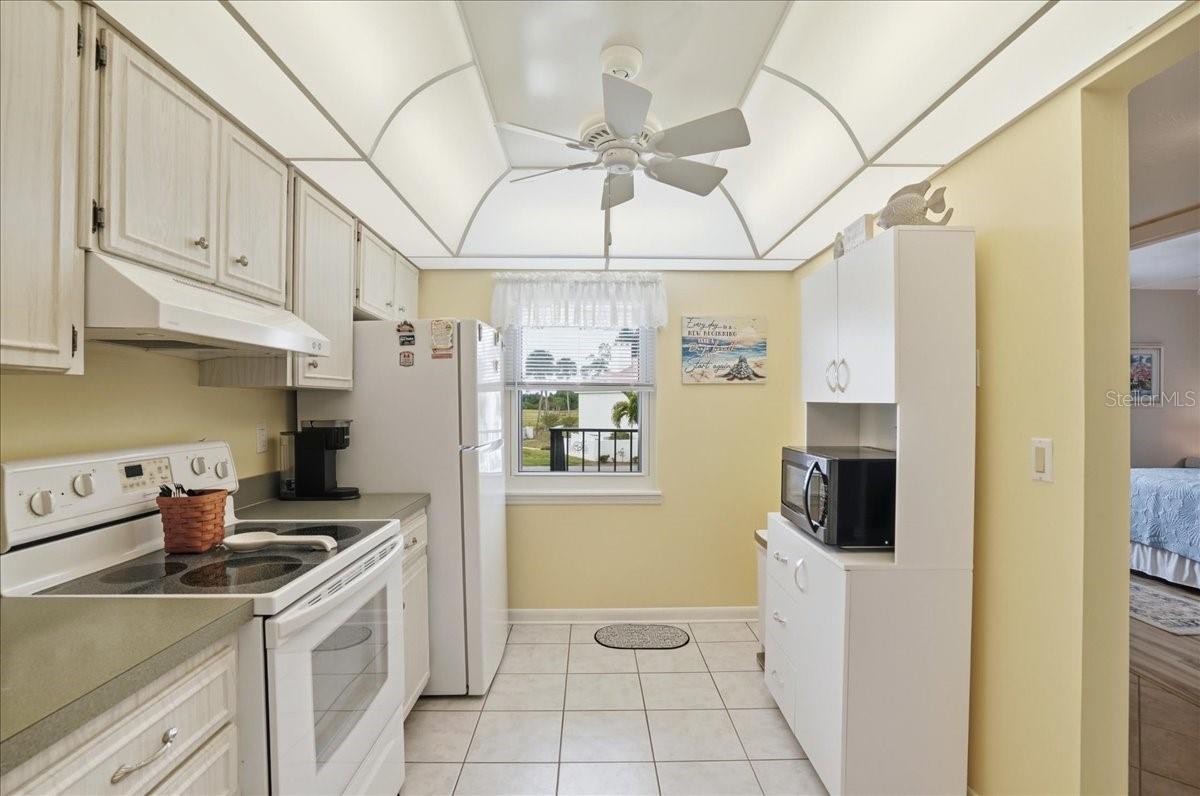 755 VILLAGE CIR #203, VENICE, FL, 34292