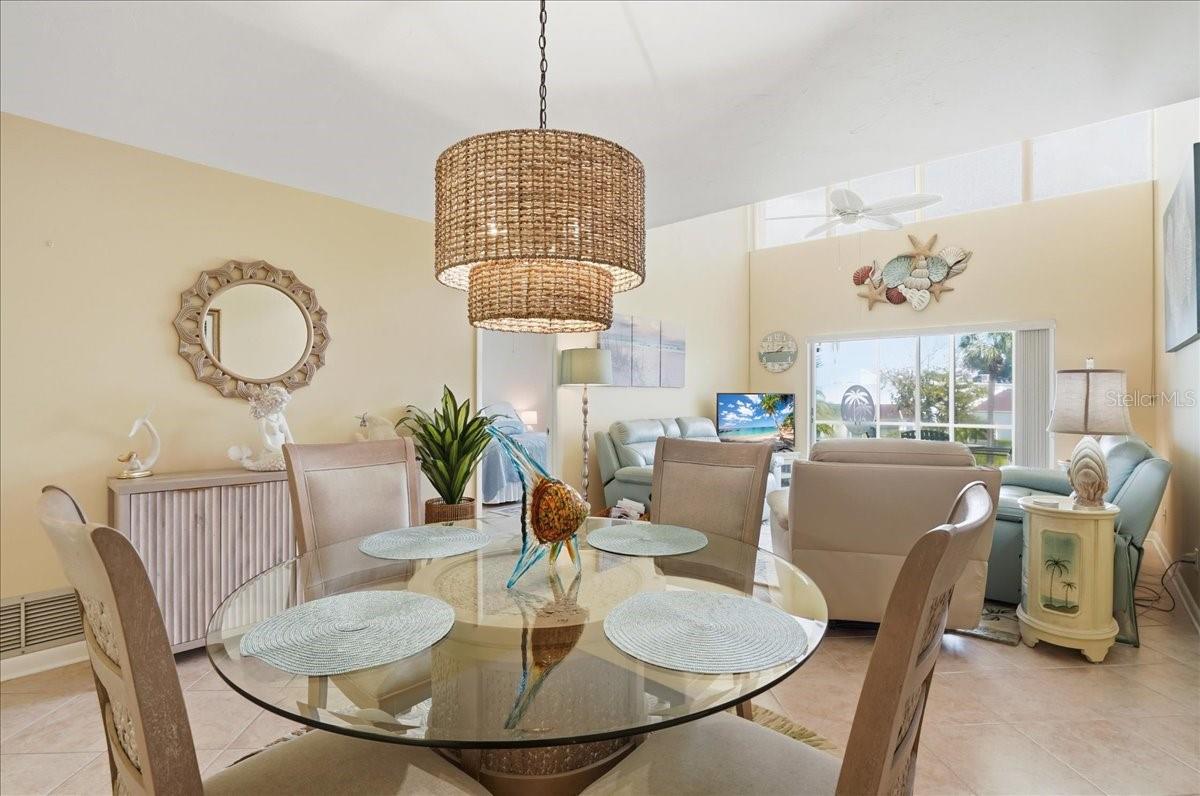 755 VILLAGE CIR #203, VENICE, FL, 34292