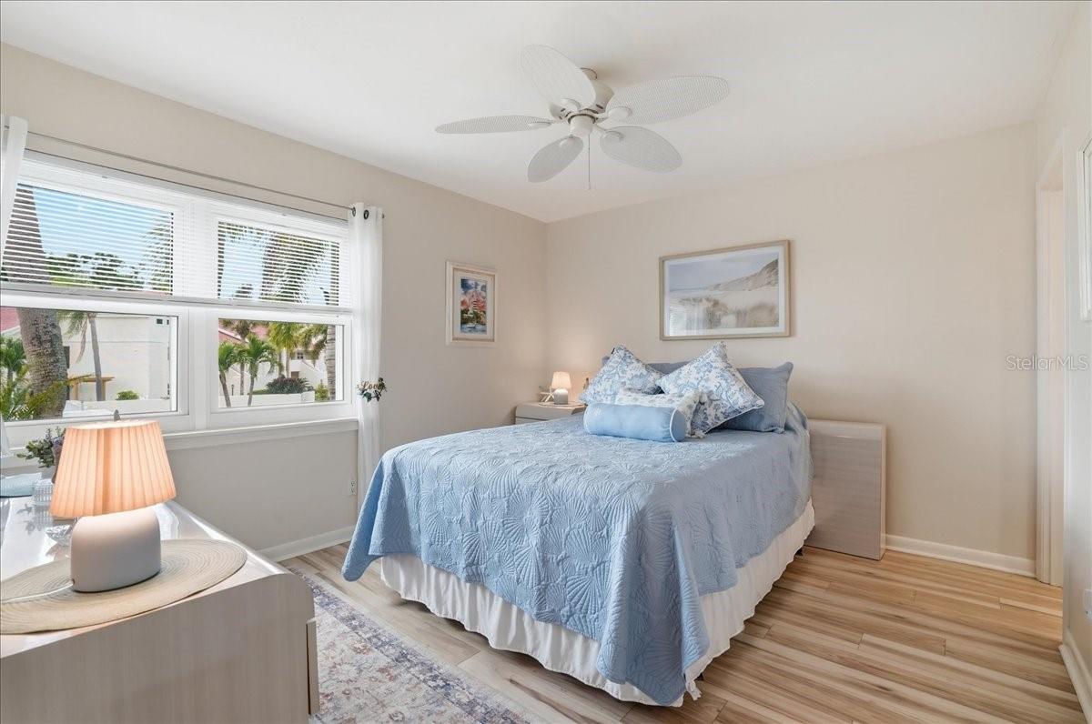 755 VILLAGE CIR #203, VENICE, FL, 34292