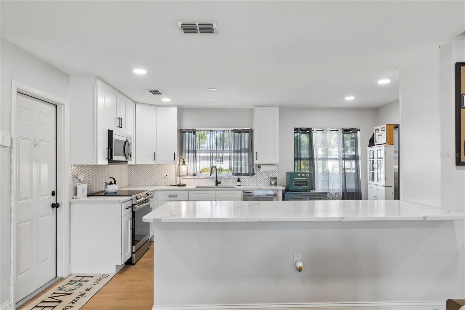 1850 LOMBARDY DR, CLEARWATER, FL, 33755